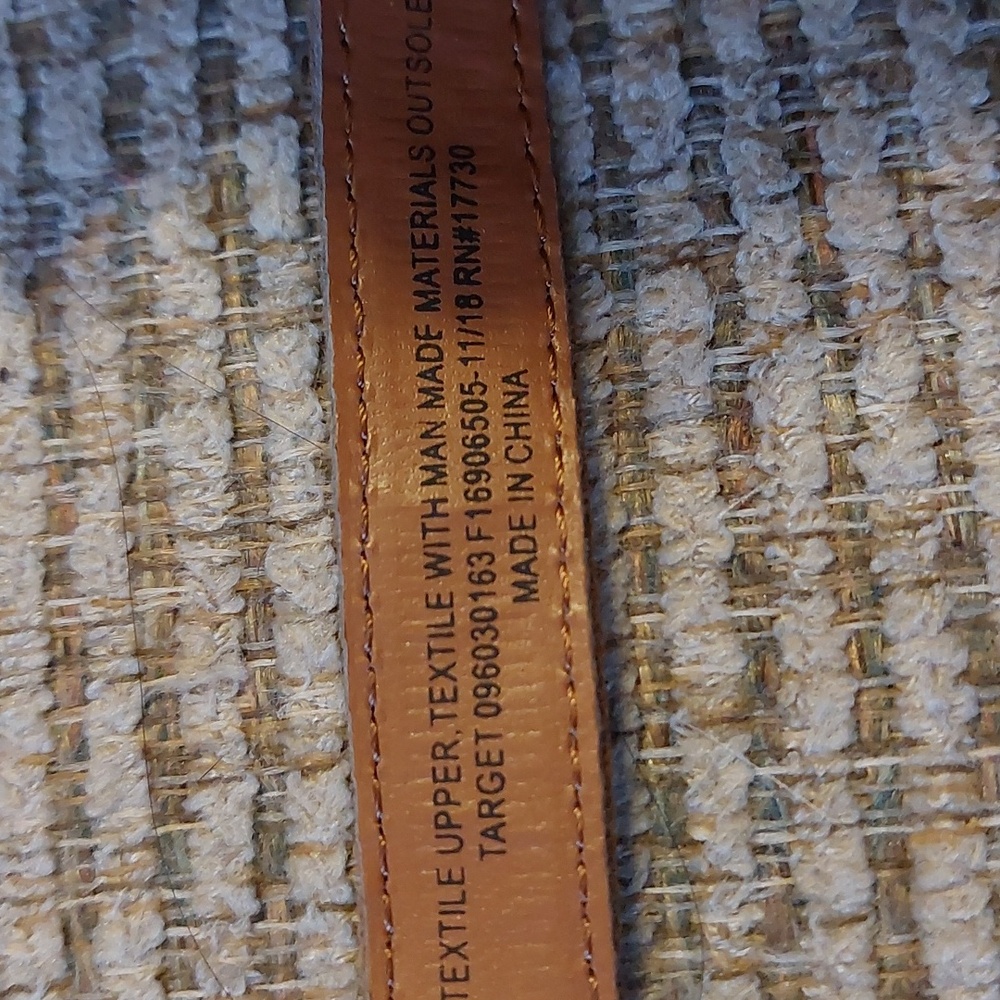 Universal Thread Heels - Picture 7 of 7